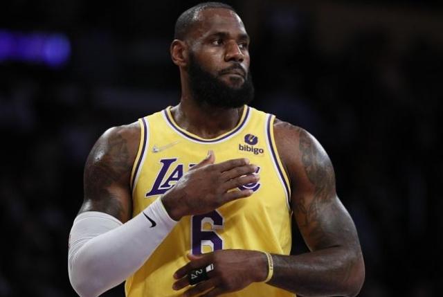 广发体育平台-湖人4战3胜重上分区第六 詹姆斯直言一切都靠防守